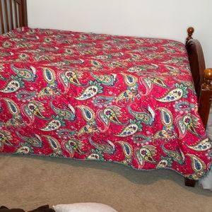 King quilt and two king shams